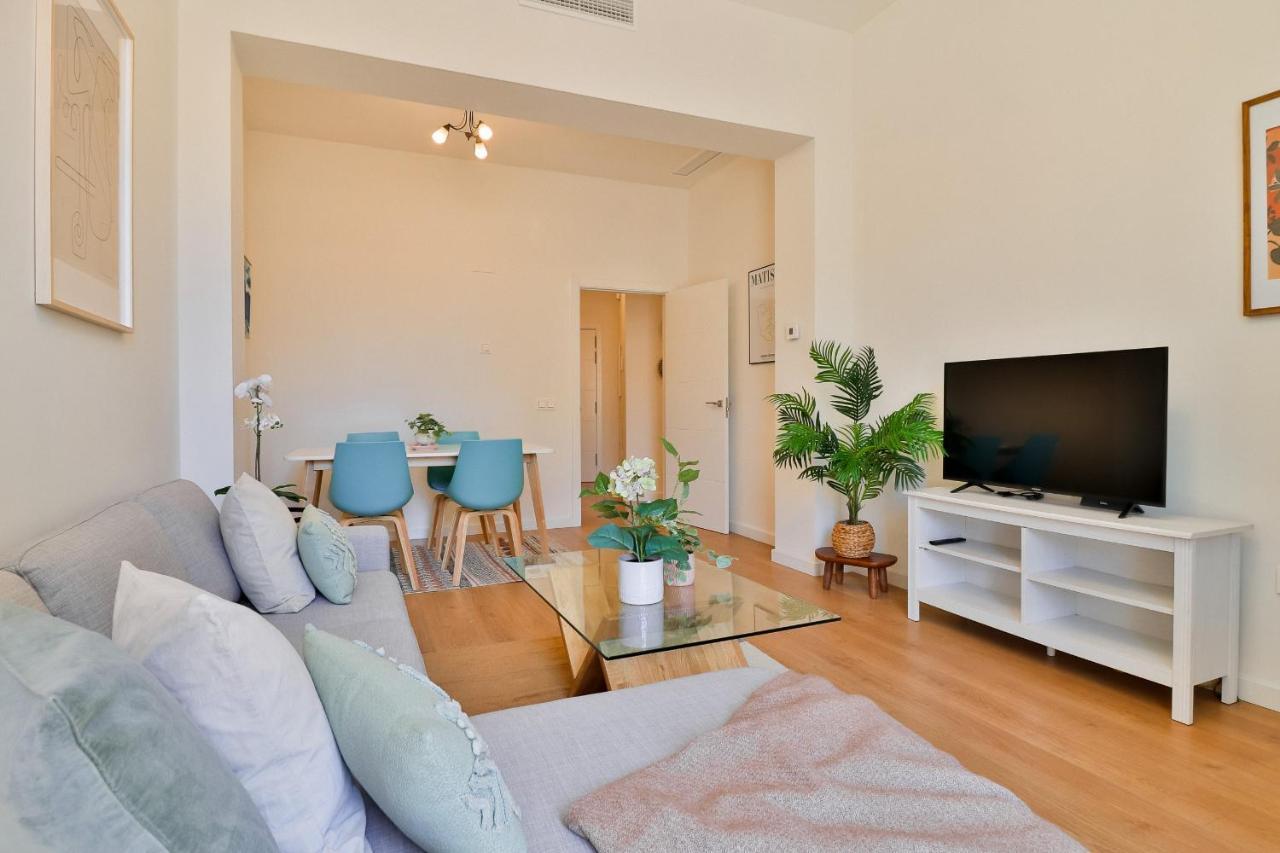 C74 - Marvelous 3 Bedroom Apartment In Historical Malaga Exterior photo